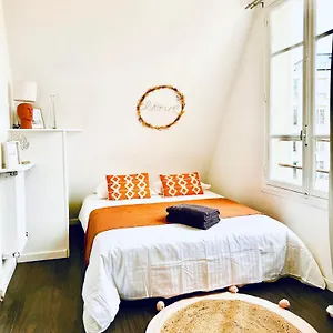 Séjour chez l'habitant Cosy Place Entre L'arc De Triomphe Et Les Champs-elysees, Paris
